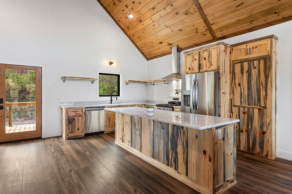 420311 Mineral Bluff Residential