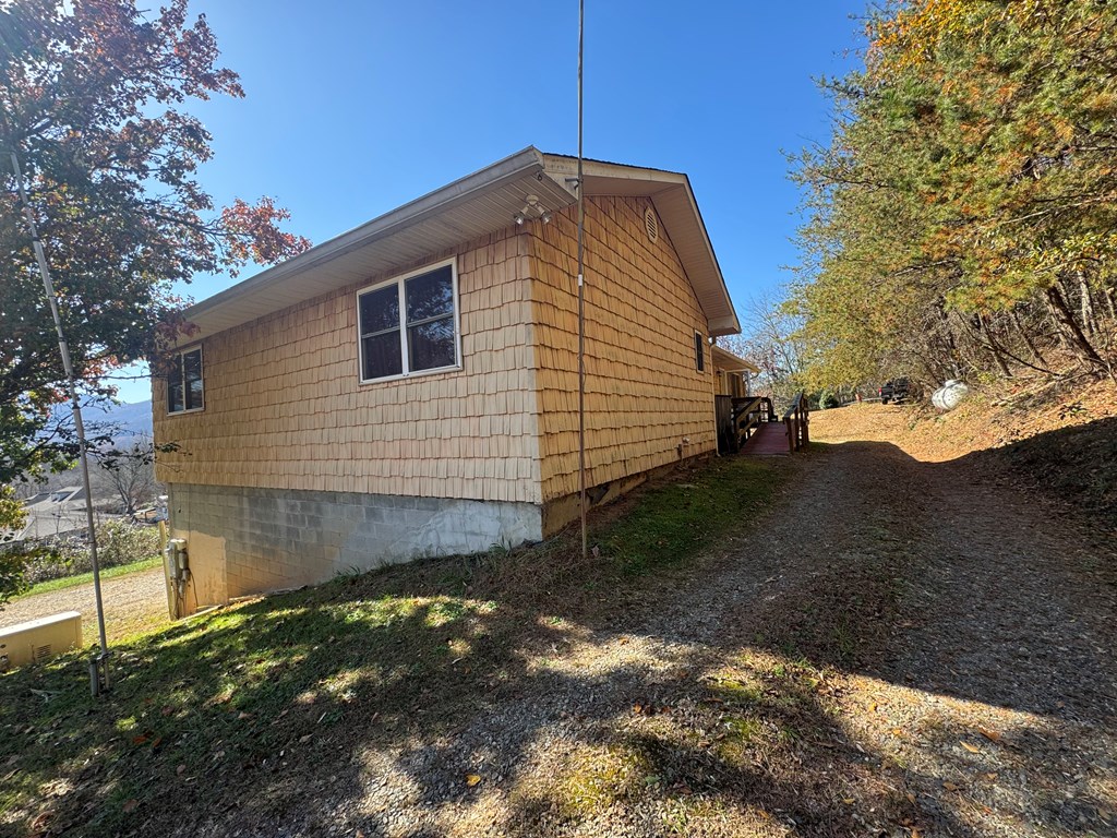 420347 Hayesville Residential