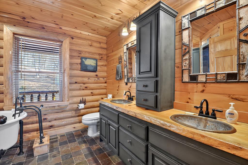 420350 Mineral Bluff Residential