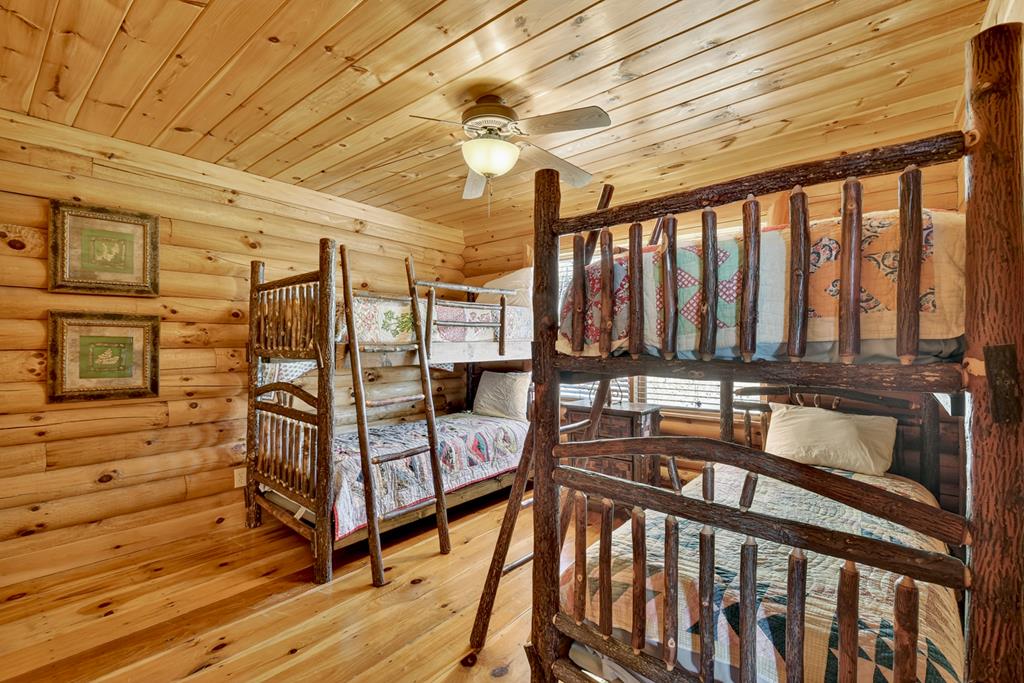 420350 Mineral Bluff Residential