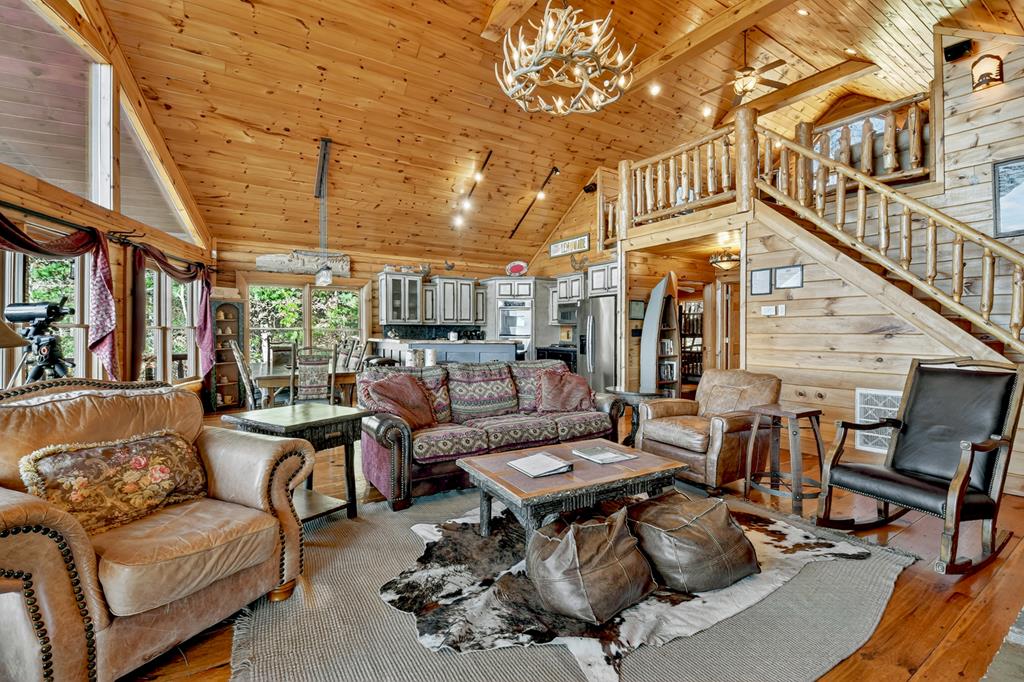 420350 Mineral Bluff Residential