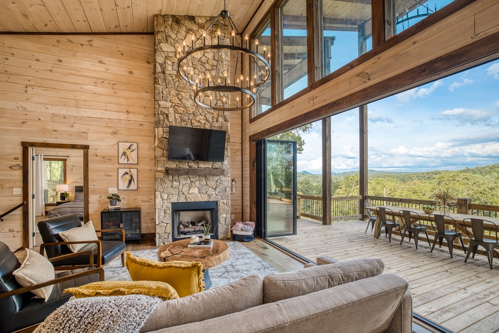 420363 Mineral Bluff Residential