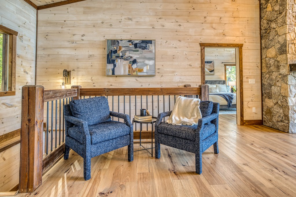 420364 Mineral Bluff Residential