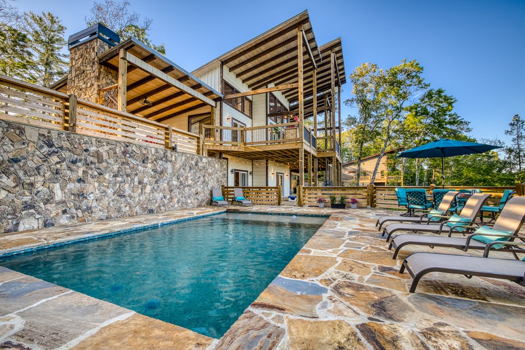 420364 Mineral Bluff Residential