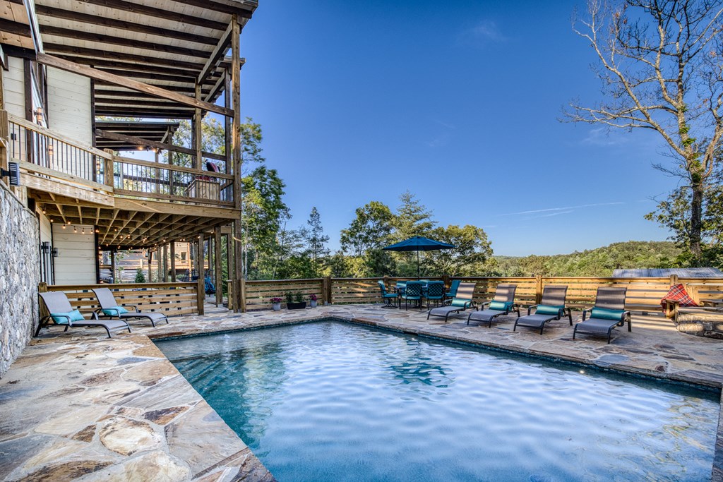 420364 Mineral Bluff Residential