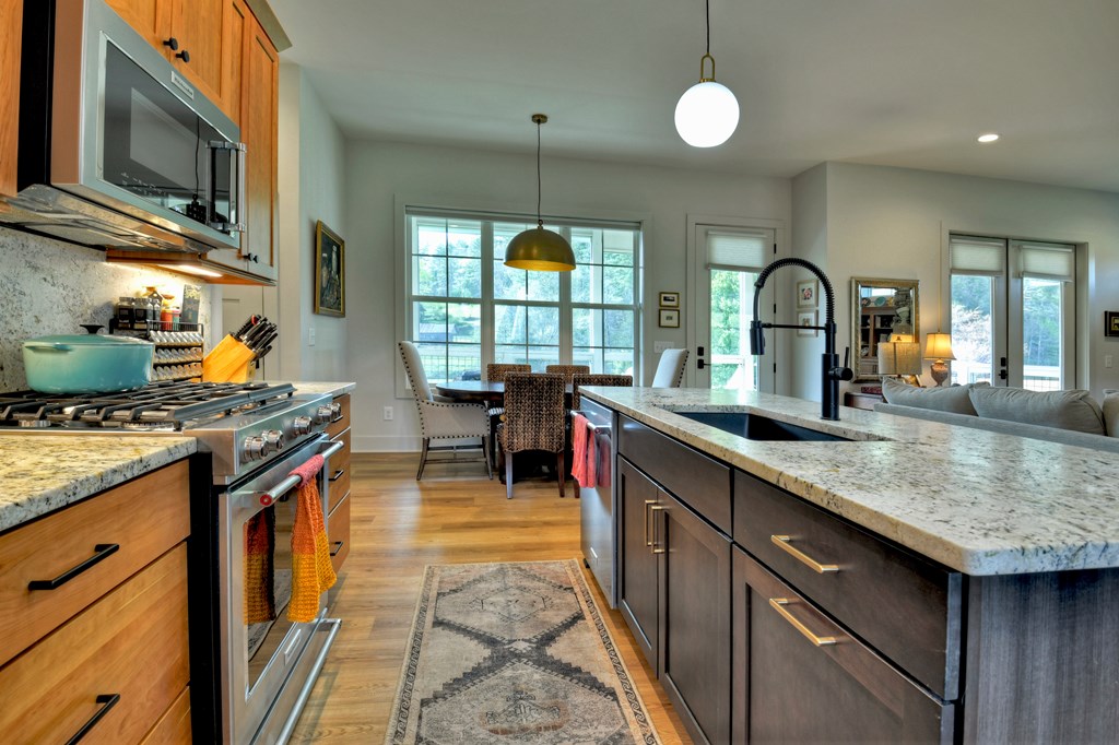 420370 Blue Ridge Residential