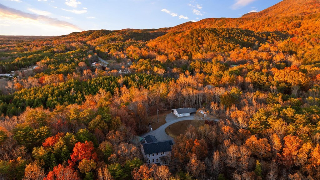 420382 Chatsworth Residential