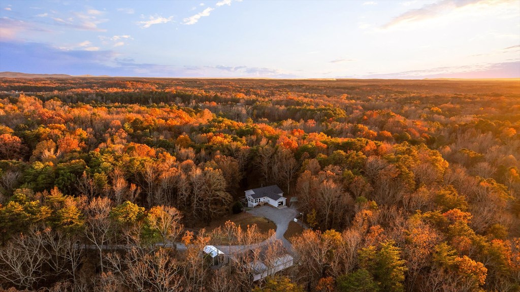 420382 Chatsworth Residential