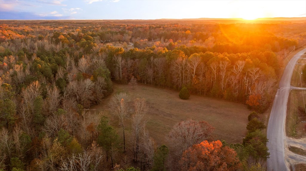 420382 Chatsworth Residential