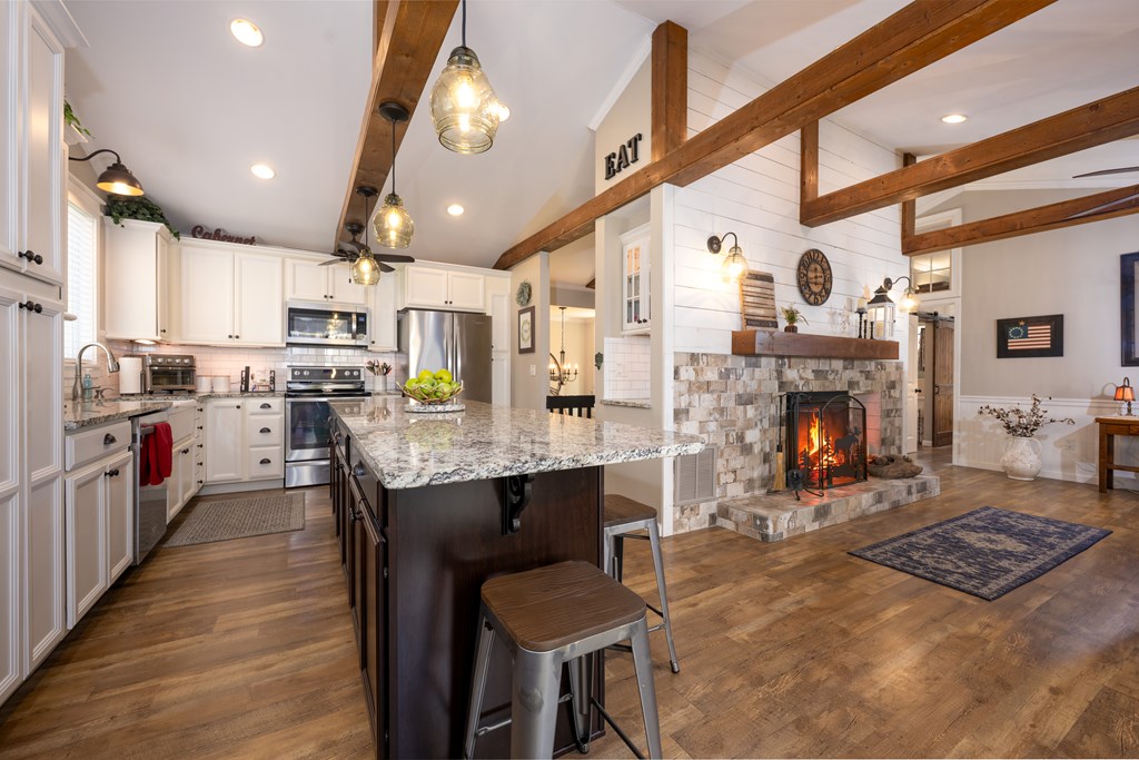 420407 Hayesville Residential