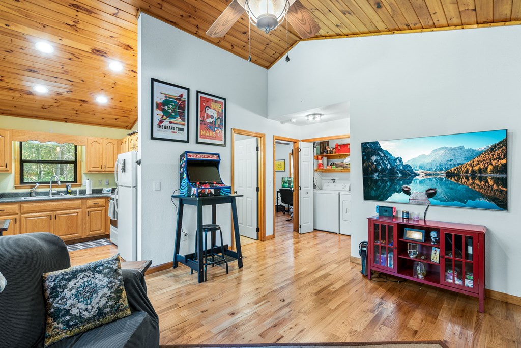 420475 Murphy Residential