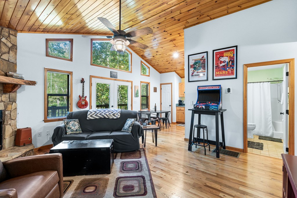 420475 Murphy Residential