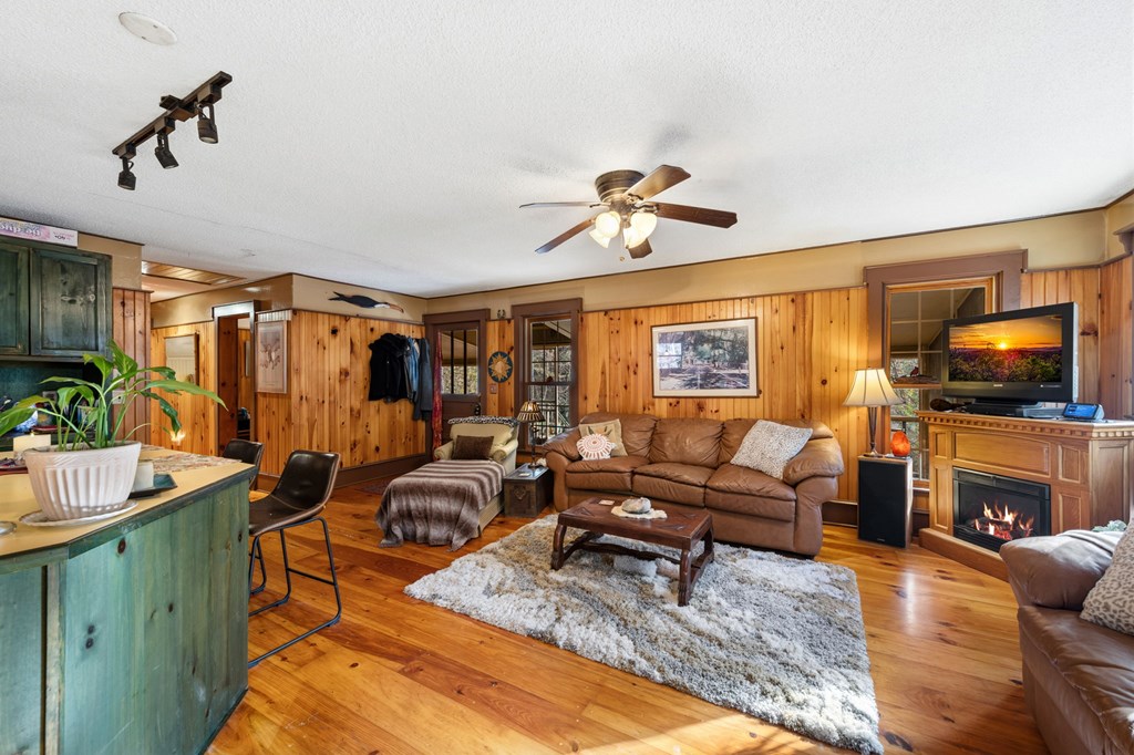 420484 Blue Ridge Residential