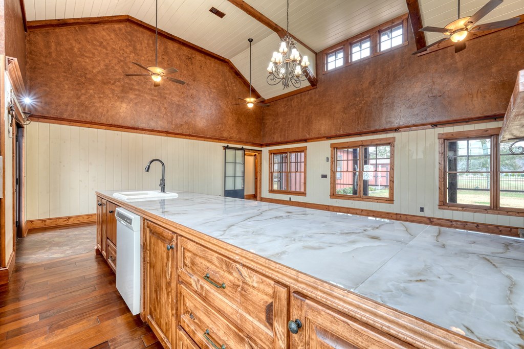 420488 Hayesville Residential