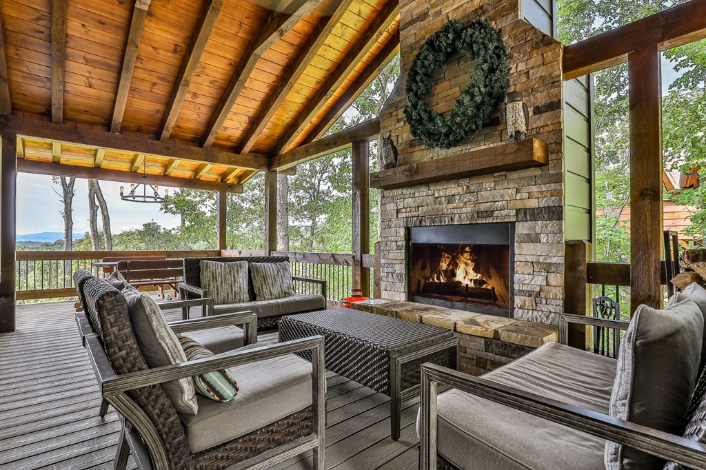 420504 Mineral Bluff Residential