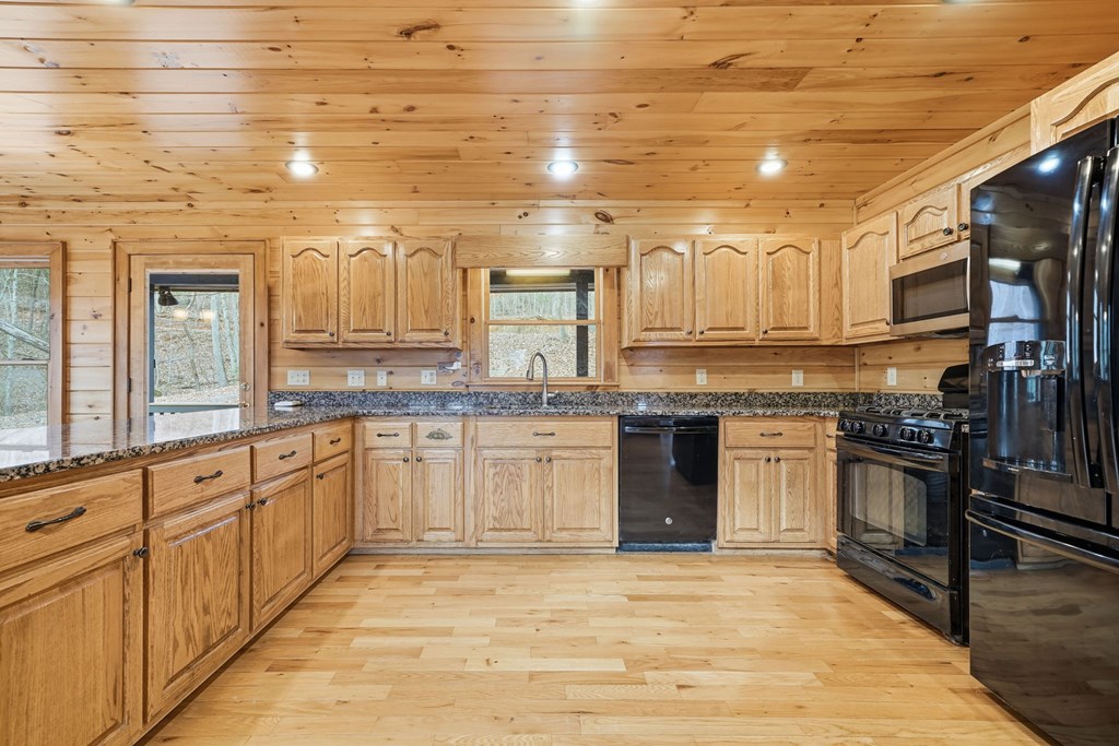 420528 Mineral Bluff Residential