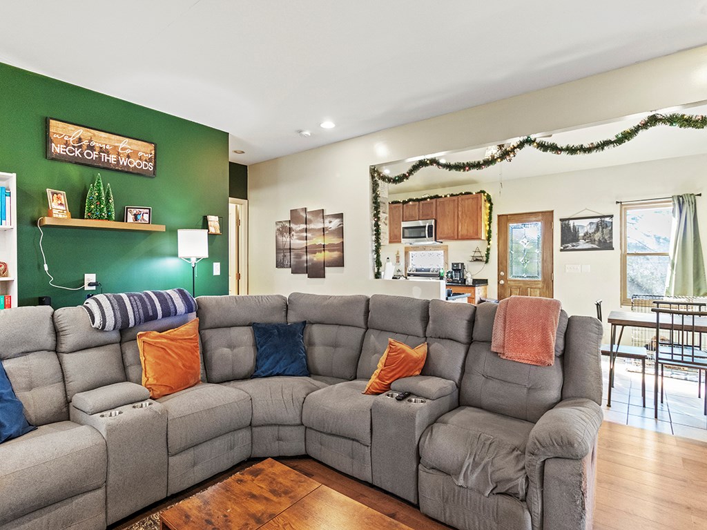 420545 Dahlonega Residential