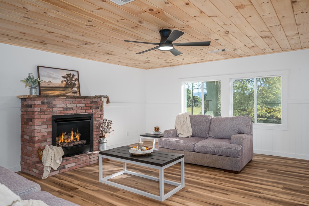 420576 Jasper Residential