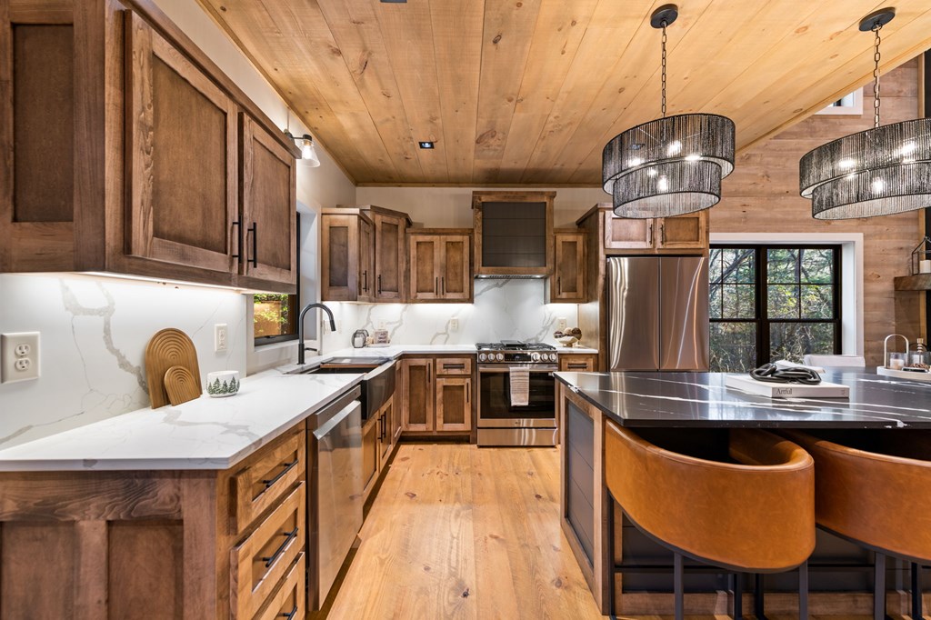 420592 Blue Ridge Residential