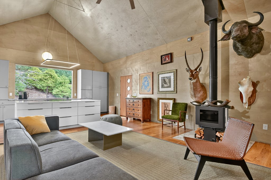 420608 Blue Ridge Residential