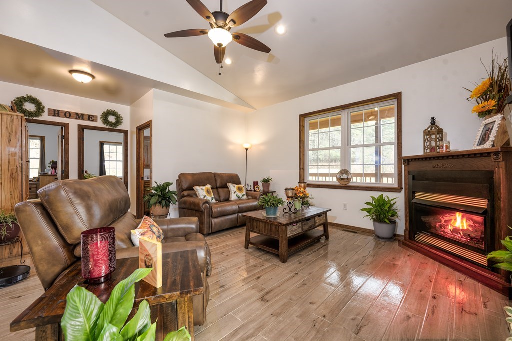 420648 Topton Residential