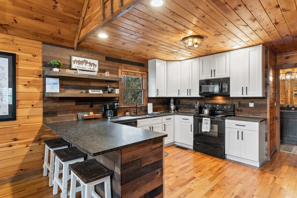 420651 Mineral Bluff Residential