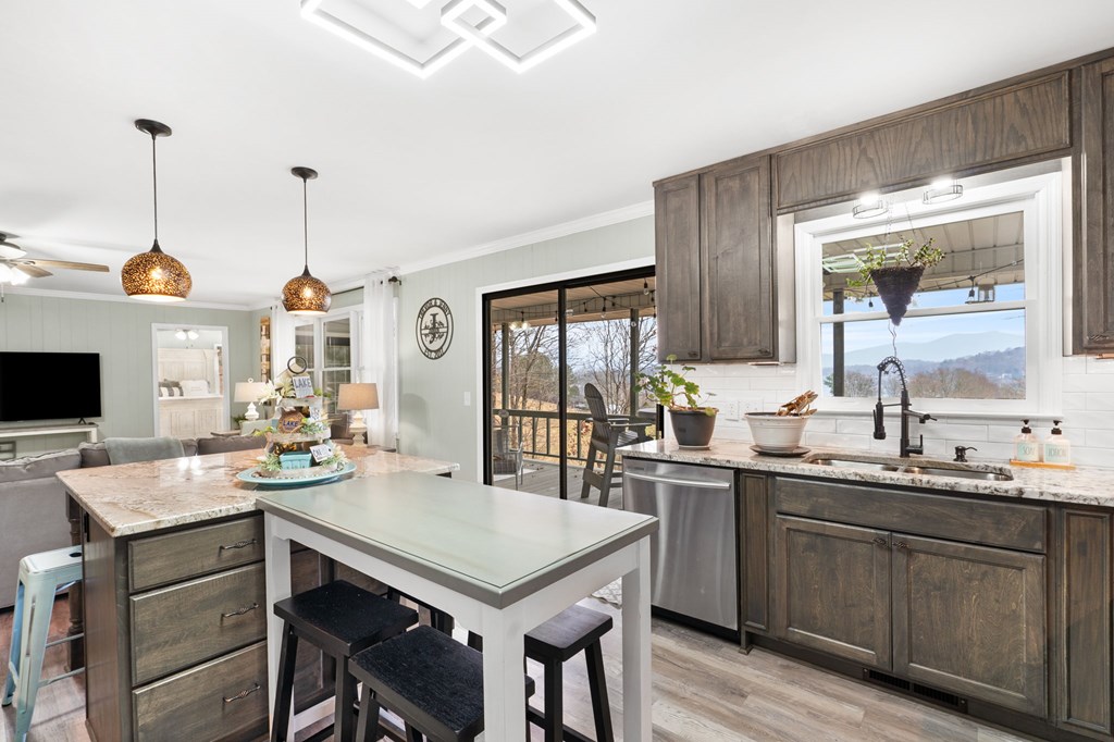 420653 Young Harris Residential