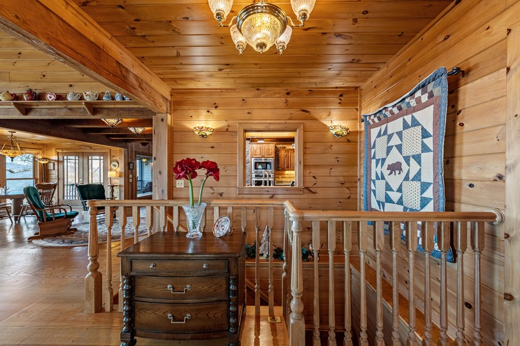 420661 Chatsworth Residential