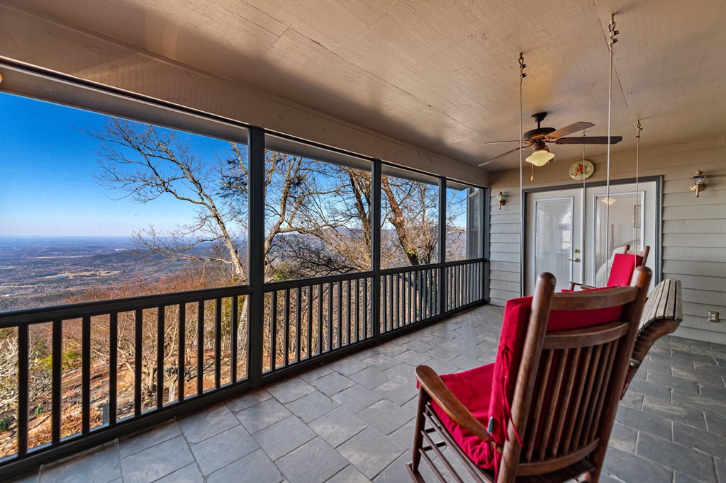 420661 Chatsworth Residential