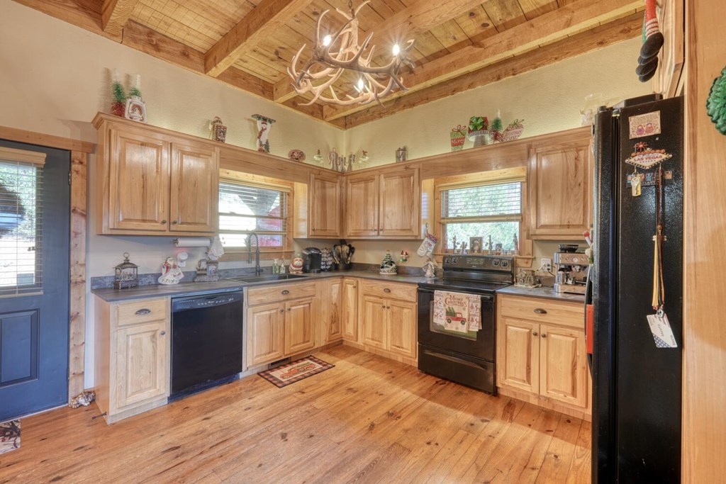 420707 Young Harris Residential