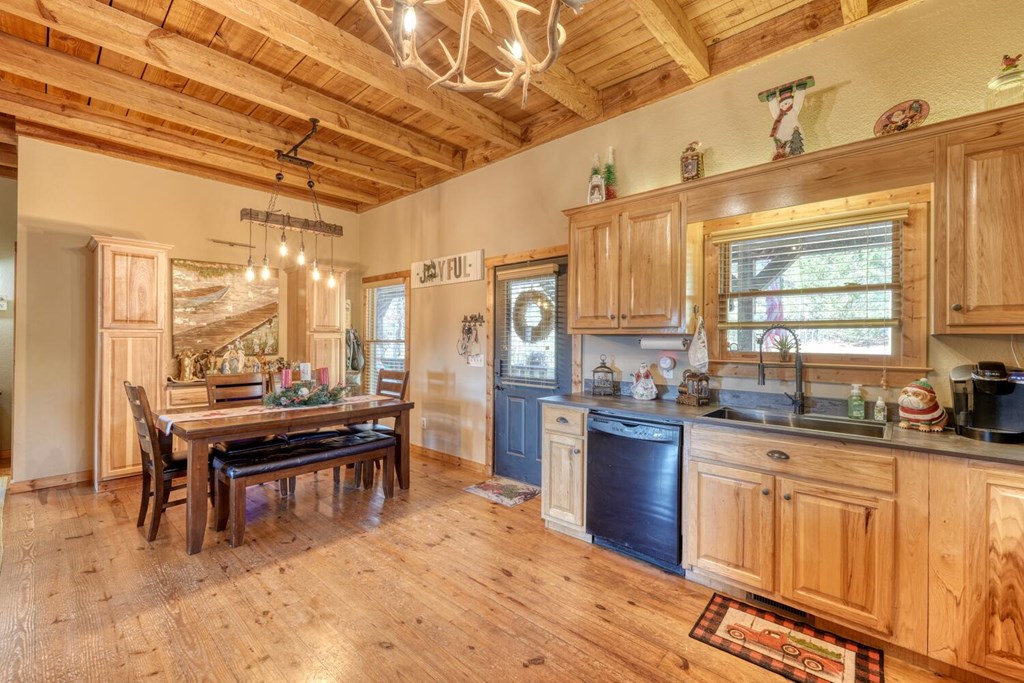 420707 Young Harris Residential