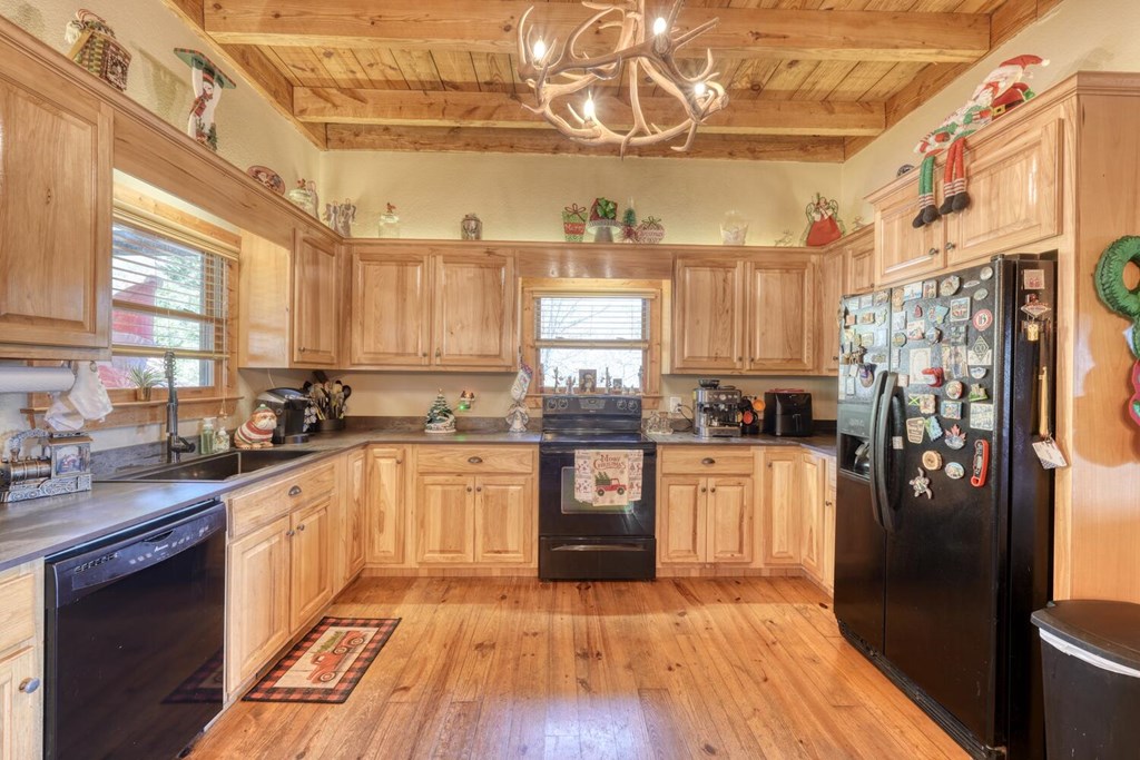 420707 Young Harris Residential