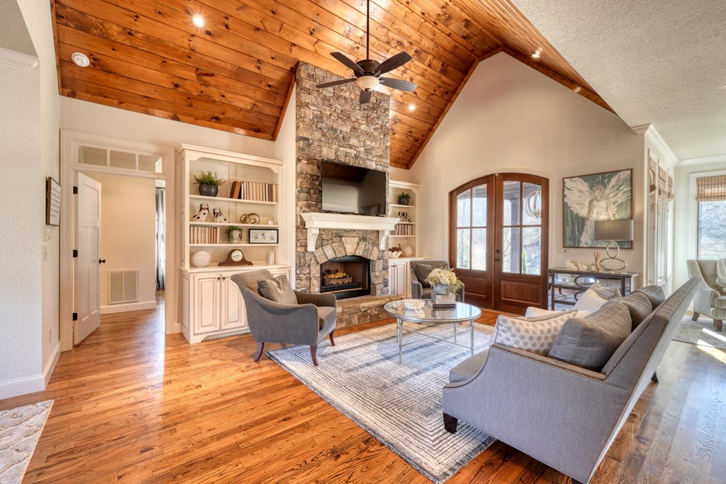 420727 Hiawassee Residential