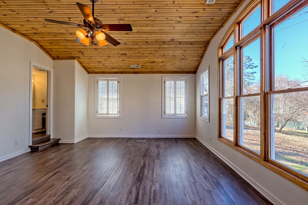 420744 Hayesville Residential