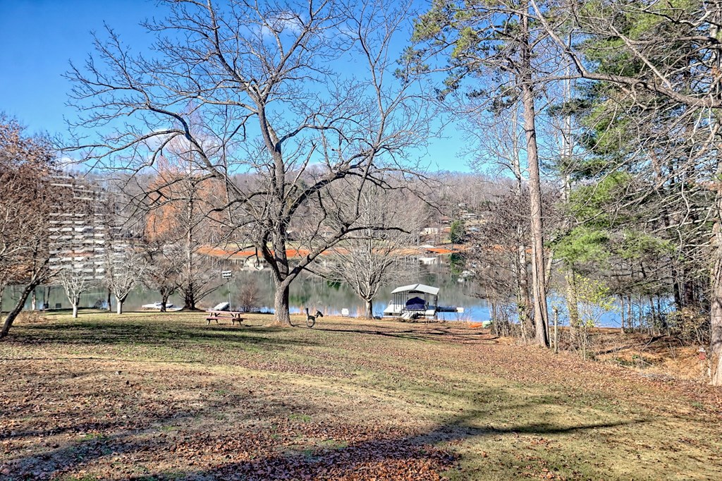 420744 Hayesville Residential