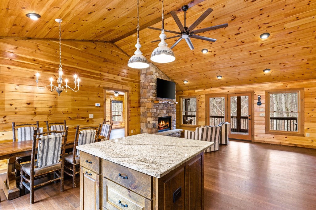 420751 Mineral Bluff Residential