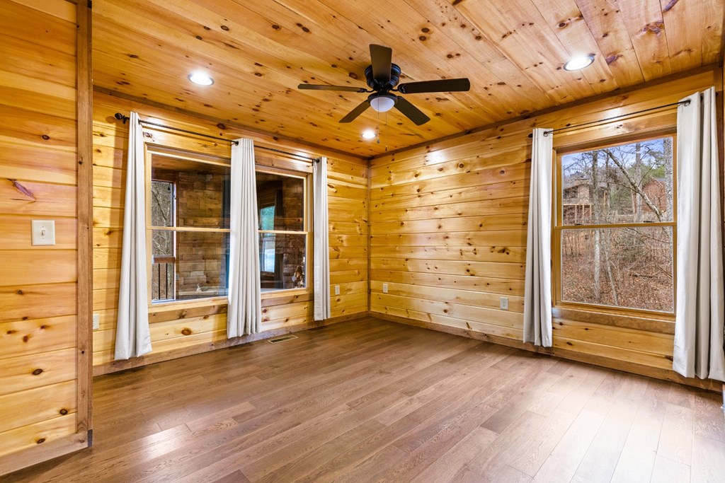 420751 Mineral Bluff Residential