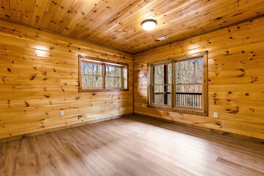 420751 Mineral Bluff Residential