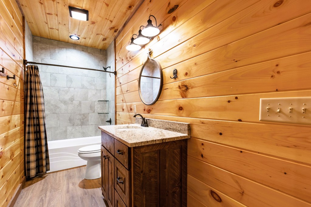 420751 Mineral Bluff Residential