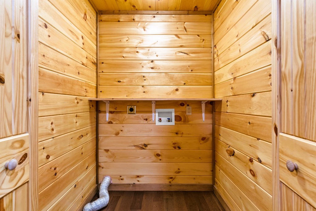 420751 Mineral Bluff Residential