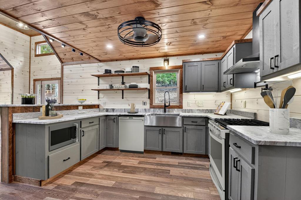 420767 Morganton Residential