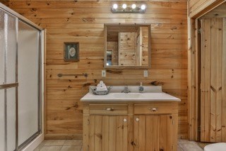 420784 Mineral Bluff Residential