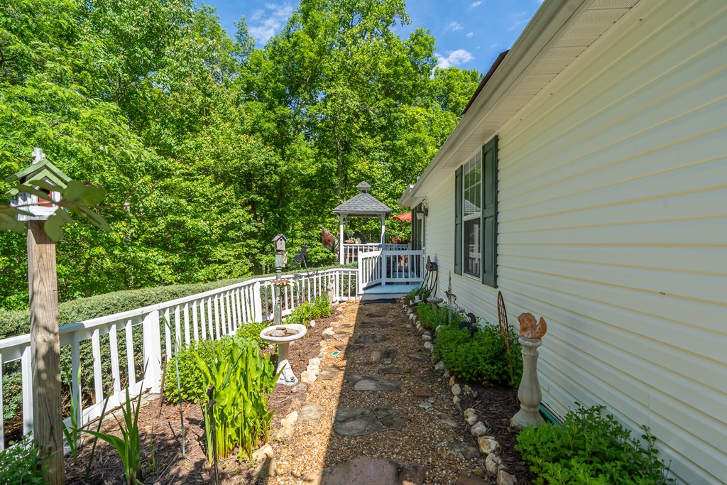 420803 Blairsville Residential