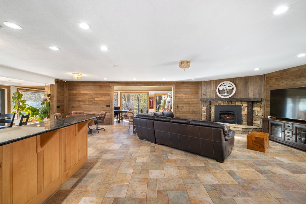 420807 Mineral Bluff Residential