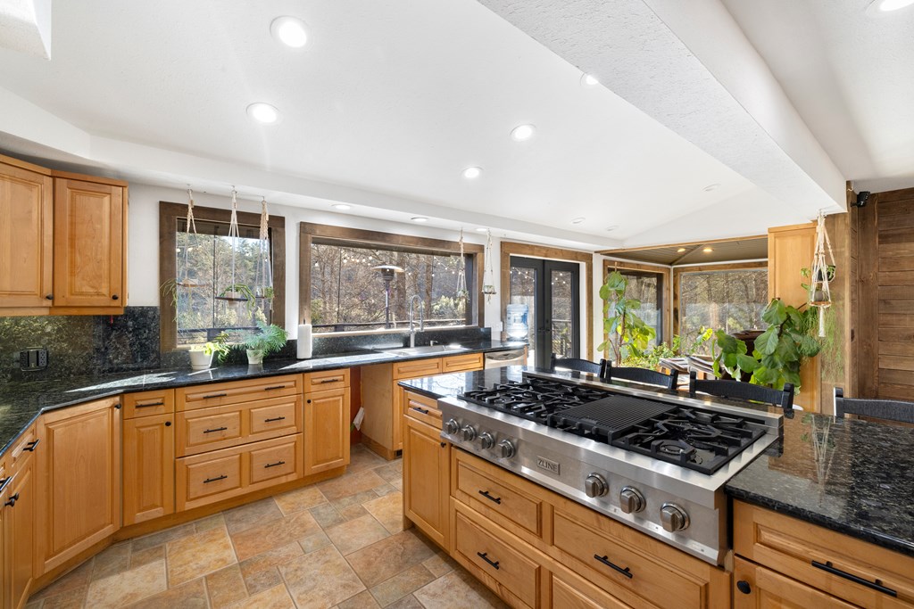 420807 Mineral Bluff Residential