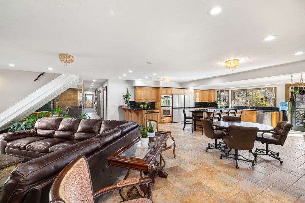 420807 Mineral Bluff Residential