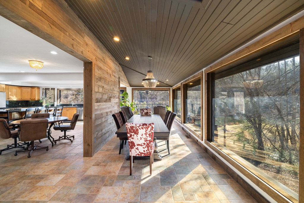 420807 Mineral Bluff Residential