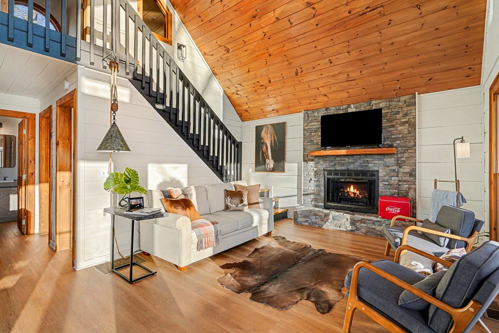 420809 Mineral Bluff Residential