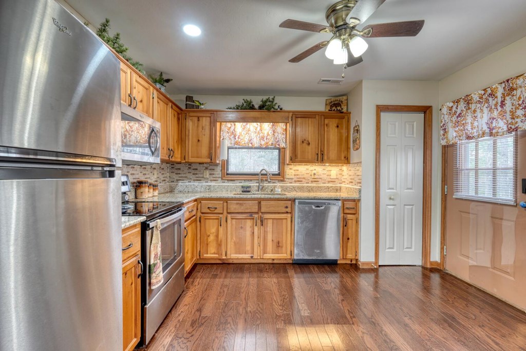 420827 Murphy Residential