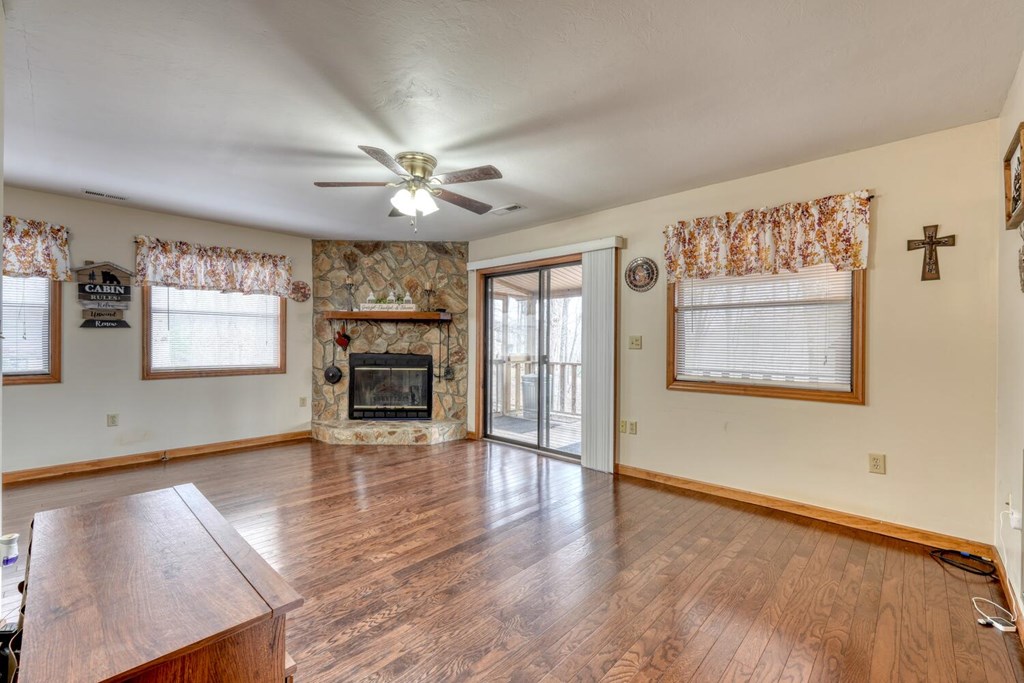 420827 Murphy Residential